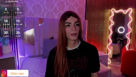 Snapshot of lihian_tay chatting on 10-18-25, 03:53 LIHIAN online show from 10-18-25, 03:53