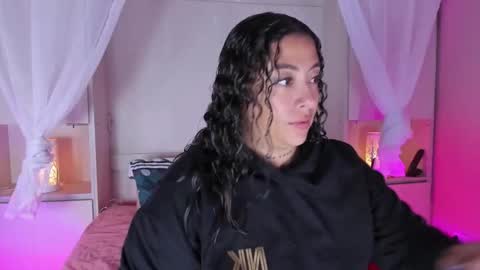         online show from 11-11-25, 11:43