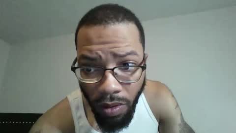 Snapshot of liightskinlover chatting on 11-10-25, 01:32 liightsinlover online show from 11-10-25, 01:32