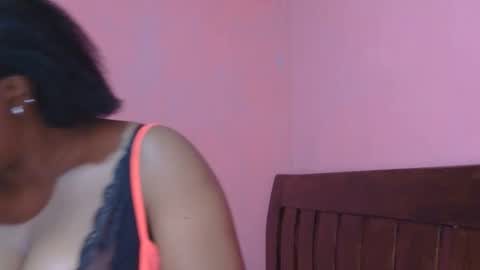 Snapshot of liilcutiee chatting on 09-12-25, 11:54 Lily online show from 09-12-25, 11:54