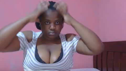 Snapshot of liilcutiee chatting on 09-24-25, 11:08 Lily online show from 09-24-25, 11:08