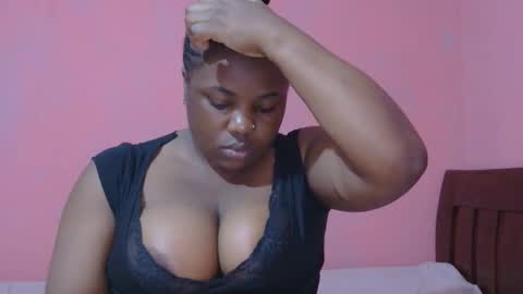 Snapshot of liilcutiee chatting on 10-12-25, 11:09 Lily online show from 10-12-25, 11:09