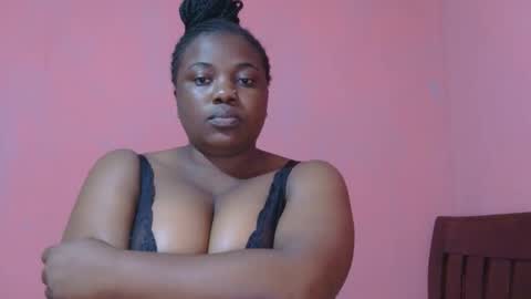 Snapshot of liilcutiee chatting on 10-17-25, 10:12 Lily online show from 10-17-25, 10:12