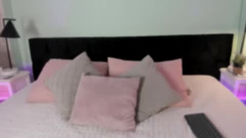 lily  online show from 10-17-25, 07:38