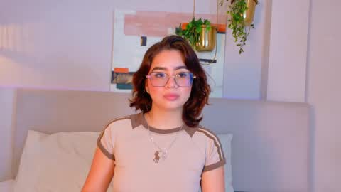 Snapshot of liilylopez chatting on 06-01-26, 11:34 liilylopez online show from 06-01-26, 11:34