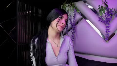 Snapshot of liinzy_rouse chatting on 06-23-26, 03:32 Brittany online show from 06-23-26, 03:32