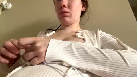 Snapshot of liissa207673 chatting on 06-08-26, 03:07 liissa207673 online show from 06-08-26, 03:07