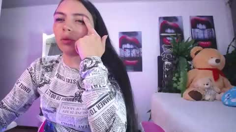 Snapshot of lika_little3 chatting on 07-19-26, 02:04 Liika online show from 07-19-26, 02:04