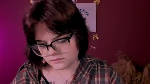 lika_pop online show from 12-22-25, 07:55