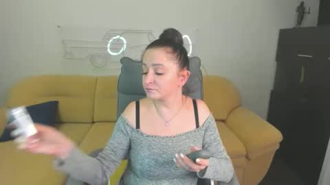 Snapshot of likaa_likaa chatting on 01-10-26, 05:15 Lika online show from 01-10-26, 05:15