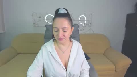 Snapshot of likaa_likaa chatting on 02-26-26, 02:27 Lika online show from 02-26-26, 02:27