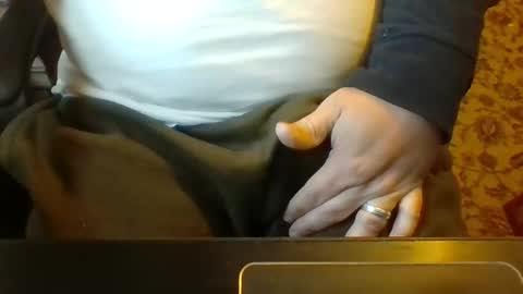 Snapshot of likestobewatchedm chatting on 10-26-25, 09:42 N online show from 10-26-25, 09:42