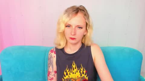 likilip online show from 10-10-25, 01:48