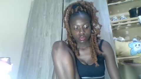 Snapshot of lil6041 chatting on 10-20-25, 01:06 lil6041 online show from 10-20-25, 01:06