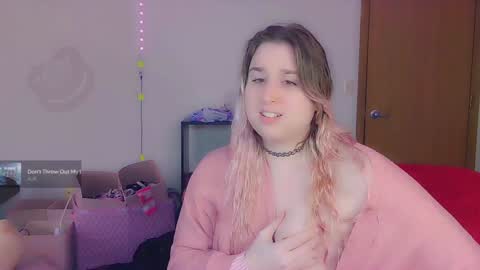 Snapshot of lil_alison_heart chatting on 12-23-24, 02:28 Lil Alison Heart online show from 12-23-24, 02:28