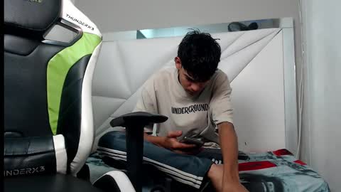 LIAM online show from 12-20-25, 03:35