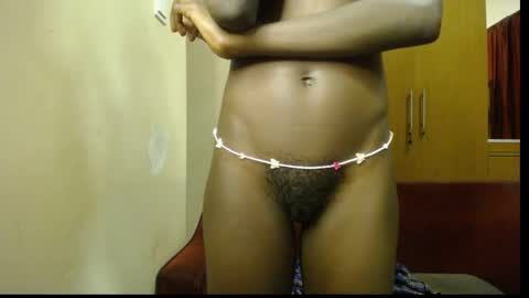 Snapshot of lil_doll_melanin chatting on 04-29-26, 02:48 Uni online show from 04-29-26, 02:48