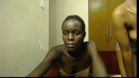 Snapshot of lil_doll_melanin chatting on 05-02-26, 03:22 Uni online show from 05-02-26, 03:22