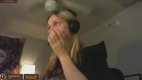 Snapshot of lil_gem chatting on 11-25-25, 07:25 lil gemmie online show from 11-25-25, 07:25