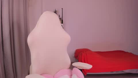 Snapshot of lil_happiness chatting on 10-15-25, 07:47 for free registration 3 online show from 10-15-25, 07:47