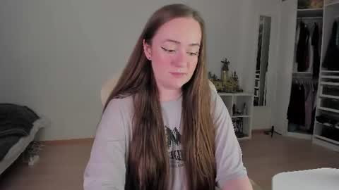Snapshot of lil_happiness chatting on 07-04-26, 05:08 for free registration 3 online show from 07-04-26, 05:08