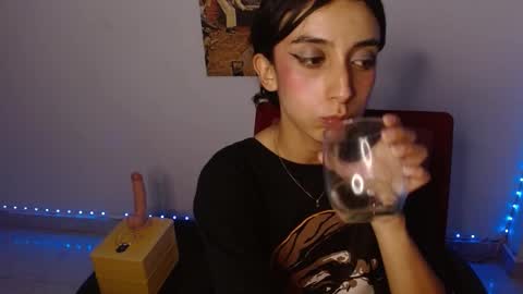 Lisaa online show from 12-14-24, 09:07