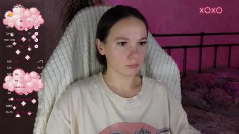 Snapshot of lil_luna_x chatting on 11-18-25, 11:26 little moon online show from 11-18-25, 11:26