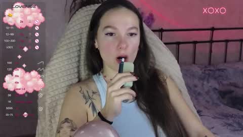 Snapshot of lil_luna_x chatting on 01-16-26, 10:47 little moon online show from 01-16-26, 10:47