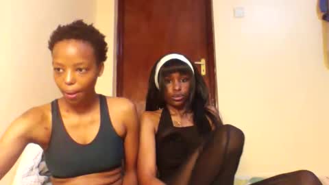 Snapshot of lil_miss9 chatting on 09-27-25, 02:11 Lil miss online show from 09-27-25, 02:11