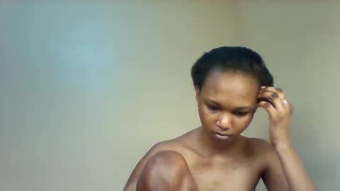 Snapshot of lil_miss9 chatting on 11-01-25, 01:02 Lil miss online show from 11-01-25, 01:02