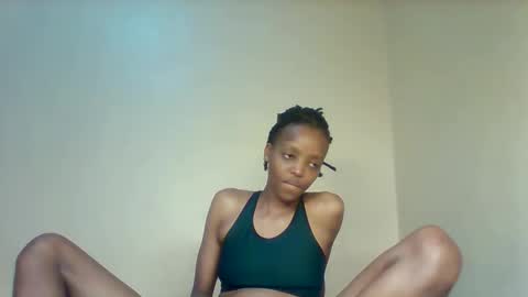 Snapshot of lil_miss9 chatting on 11-06-25, 01:17 Lil miss online show from 11-06-25, 01:17