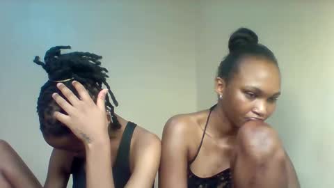 Snapshot of lil_miss9 chatting on 11-11-25, 01:22 Lil miss online show from 11-11-25, 01:22