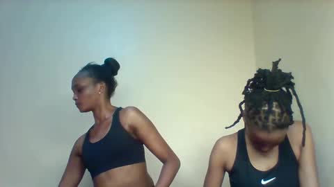 Snapshot of lil_miss9 chatting on 11-12-25, 02:17 Lil miss online show from 11-12-25, 02:17