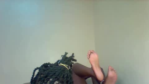 Snapshot of lil_miss9 chatting on 11-19-25, 01:05 Lil miss online show from 11-19-25, 01:05