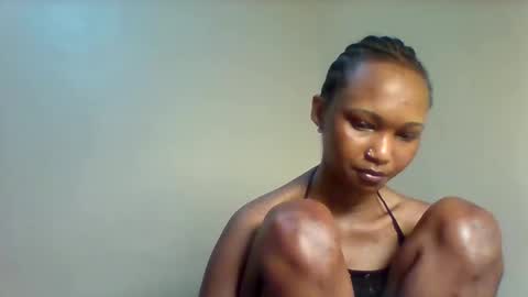 Snapshot of lil_miss9 chatting on 11-21-25, 12:26 Lil miss online show from 11-21-25, 12:26