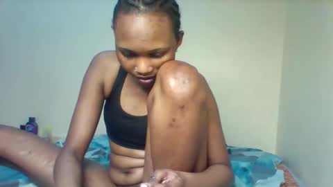 Snapshot of lil_miss9 chatting on 11-23-25, 01:38 Lil miss online show from 11-23-25, 01:38