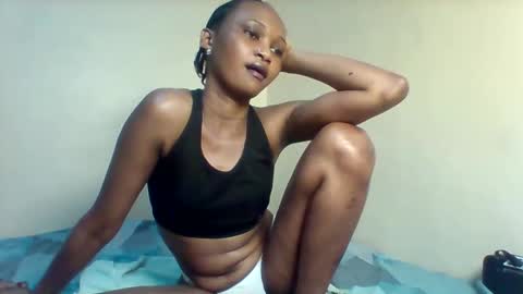 Snapshot of lil_miss9 chatting on 11-25-25, 04:29 Lil miss online show from 11-25-25, 04:29
