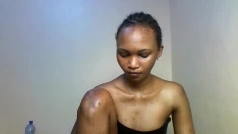 Snapshot of lil_miss9 chatting on 11-30-25, 01:48 Lil miss online show from 11-30-25, 01:48