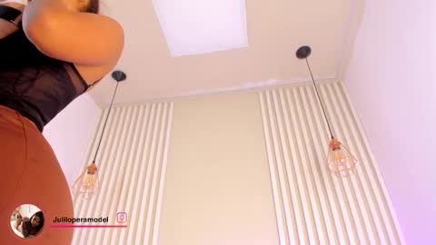 L I L A   online show from 10-28-25, 04:49