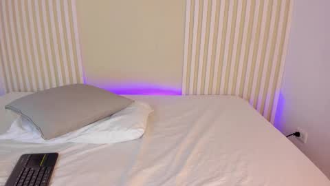 L I L A   online show from 11-19-25, 03:39