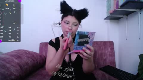 Snapshot of lilac_night chatting on 12-14-24, 10:56 Jen online show from 12-14-24, 10:56