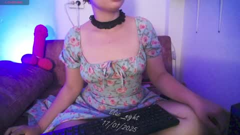 Snapshot of lilac_night chatting on 01-17-25, 10:44 Jen online show from 01-17-25, 10:44