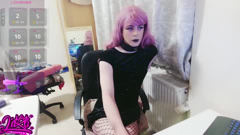 lilah_ts online show from 12-16-24, 05:43