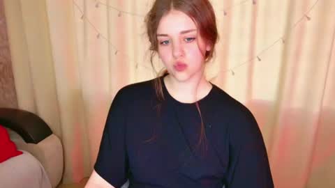 Snapshot of lilasparkling chatting on 06-13-26, 04:32 LilaSparkling online show from 06-13-26, 04:32