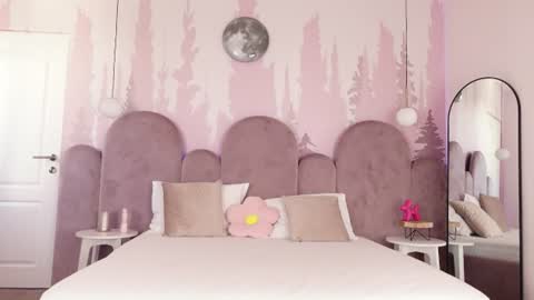 Dream Girl  online show from 07-10-26, 04:28