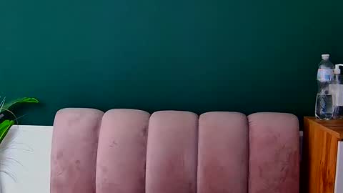 Snapshot of lilawinks chatting on 09-29-25, 12:32 LilaWinks online show from 09-29-25, 12:32