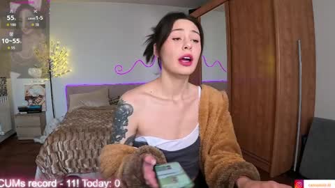 Snapshot of lilcamomile chatting on 04-09-26, 09:47 Camomile Lil online show from 04-09-26, 09:47