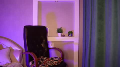 Anna online show from 04-18-26, 07:40