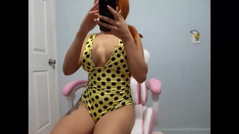 Snapshot of lili848744 chatting on 06-06-26, 10:58 lili848744 online show from 06-06-26, 10:58