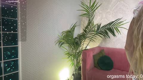 Lili online show from 01-07-25, 02:41